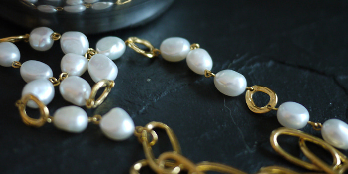 Pearl &amp; Gold Chian Necklace